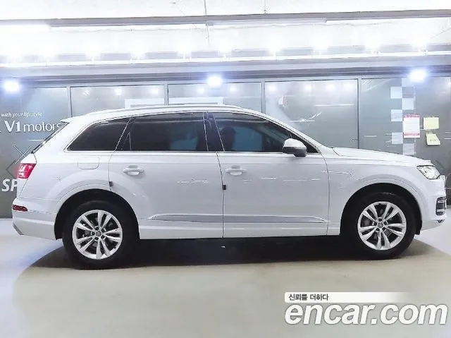 Audi Q7 2019 thumb 3