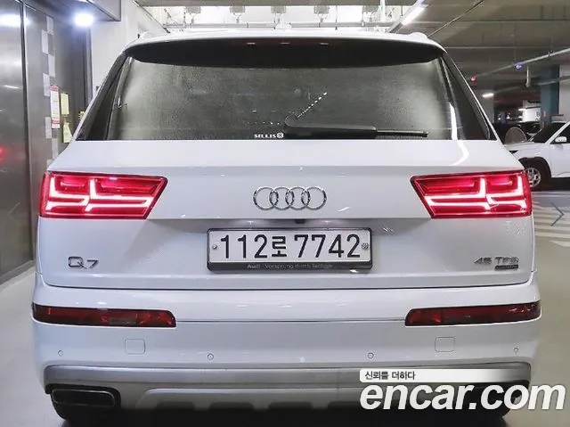 Audi Q7 2019 thumb 5