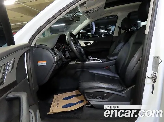 Audi Q7 2019 thumb 6