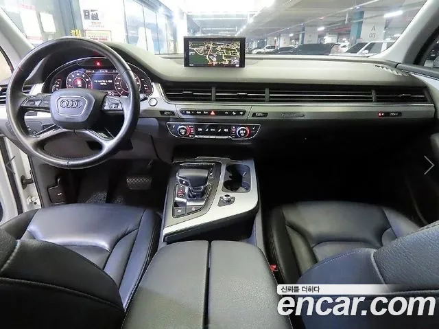 Audi Q7 2019 thumb 10