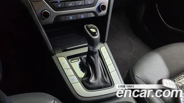 Hyundai Avante 2017 thumb 8