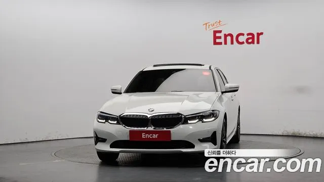 BMW 3-Series 2019 thumb 3