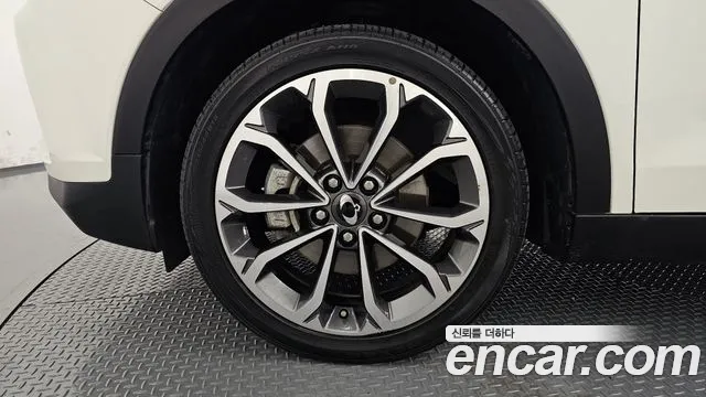 KG_Mobility_Ssangyong TIBOLI 2017 thumb 5