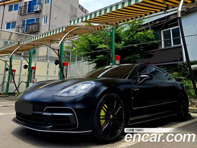 Porsche Panamera 2018 thumb 5