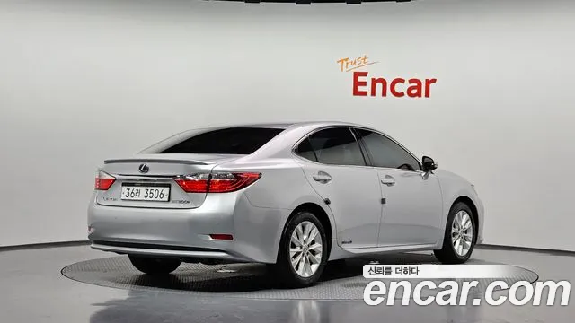 Lexus ES 2013 thumb 2