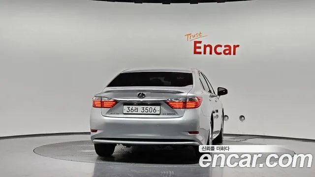 Lexus ES 2013 thumb 4