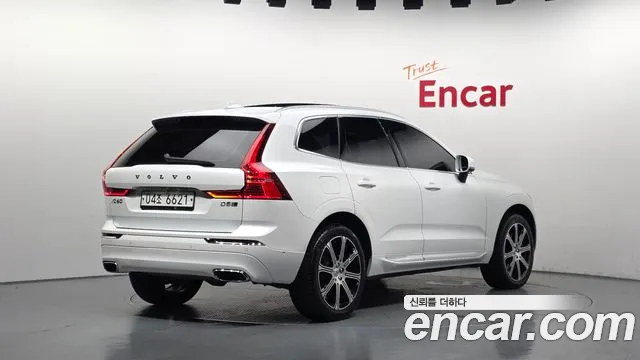 Volvo XC60 2019 thumb 2