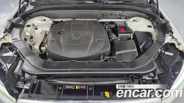 Volvo XC60 2019 thumb 6