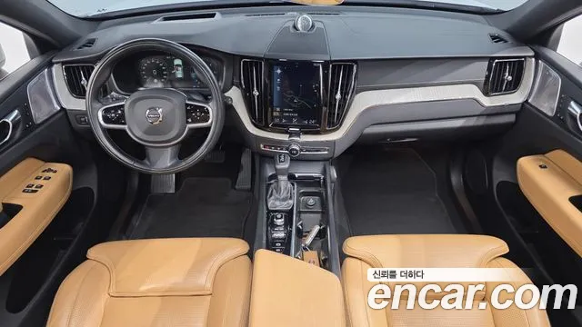 Volvo XC60 2019 thumb 7