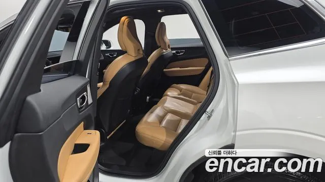Volvo XC60 2019 thumb 11