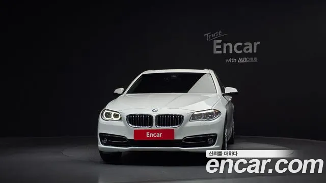 BMW 5-Series 2015 thumb 3