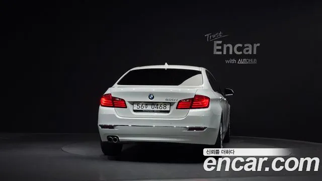 BMW 5-Series 2015 thumb 4