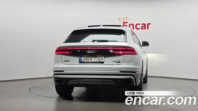 Audi Q8 2021 thumb 4
