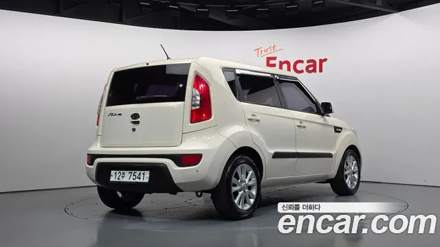 Kia Soul 2011 thumb 2