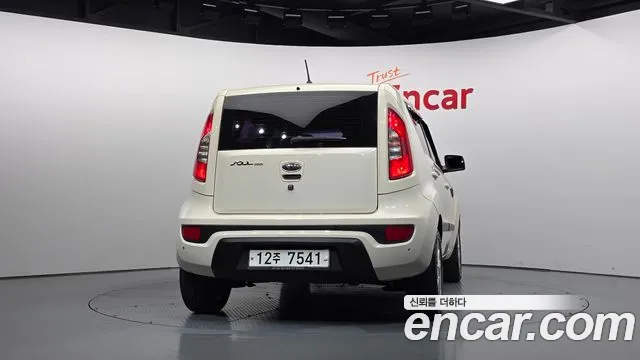 Kia Soul 2011 thumb 4