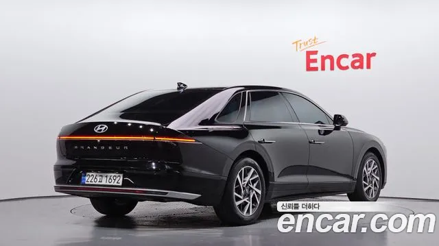 Hyundai Grandeur 2023 thumb 2