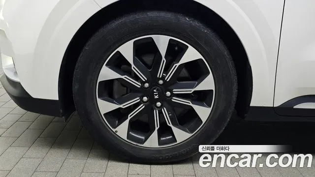 Kia Carnival 2021 thumb 5