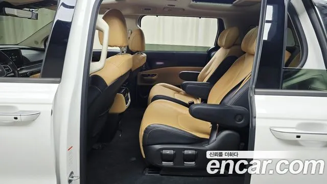 Kia Carnival 2021 thumb 12