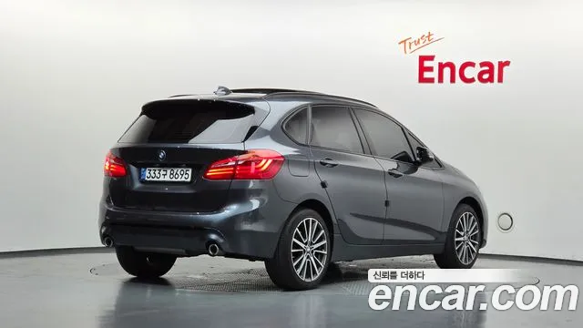 BMW 2-Series 2020 thumb 2