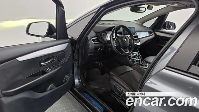 BMW 2-Series 2020 thumb 10