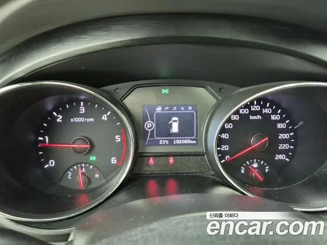 Kia Carnival 2016 thumb 7