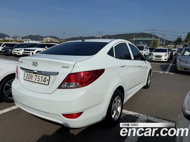 Hyundai Accent 2013 thumb 3