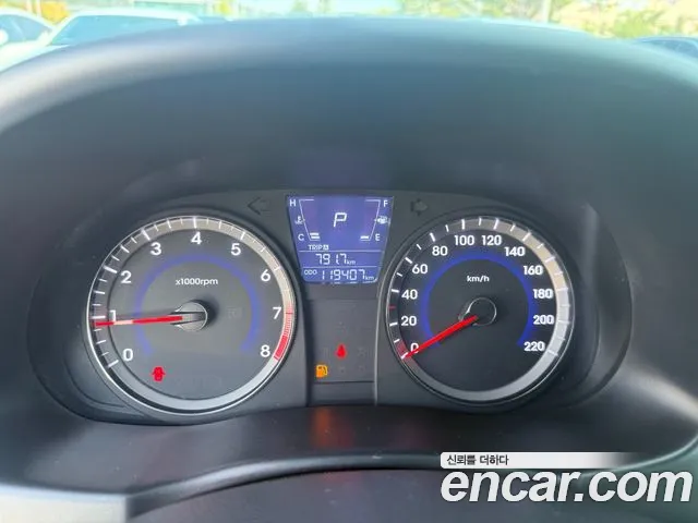Hyundai Accent 2013 thumb 5