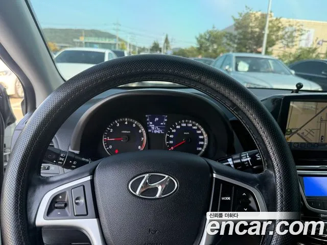 Hyundai Accent 2013 thumb 6