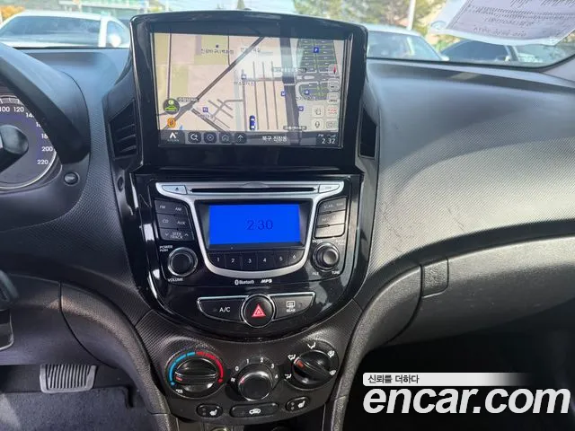 Hyundai Accent 2013 thumb 8