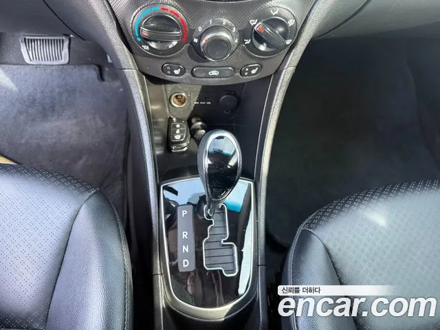 Hyundai Accent 2013 thumb 9