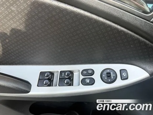Hyundai Accent 2013 thumb 10