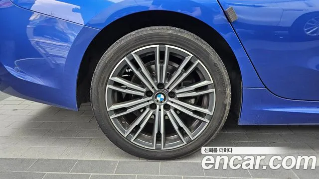 BMW 3-Series 2020 thumb 5