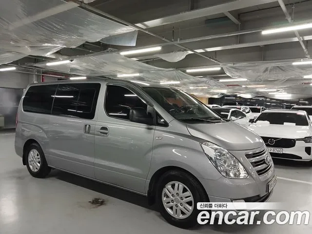 Hyundai Starex 2017 thumb 2