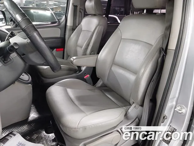 Hyundai Starex 2017 thumb 10