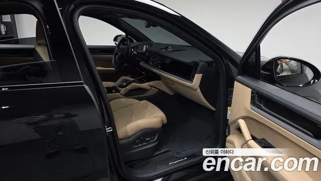 Porsche Cayenne 2025 thumb 10