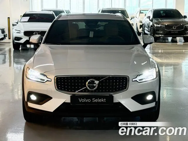 Volvo V60 2025 thumb 3