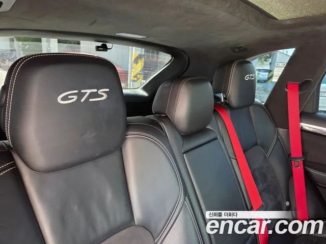 Porsche Cayenne 2016 thumb 10