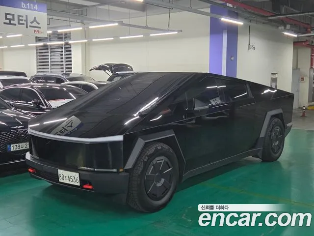 Tesla Cybertruck 2025 thumb 2