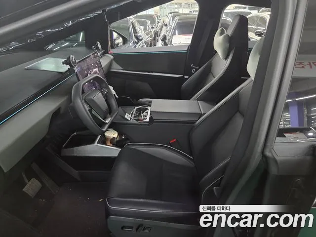 Tesla Cybertruck 2025 thumb 5