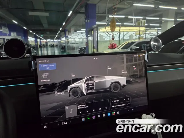 Tesla Cybertruck 2025 thumb 8