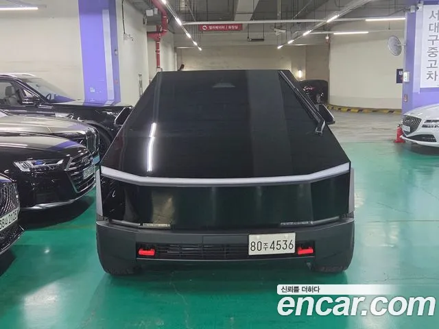 Tesla Cybertruck 2025 thumb 11