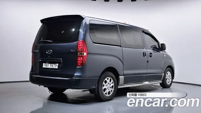 Hyundai Starex 2017 thumb 2