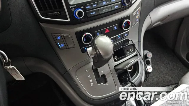 Hyundai Starex 2017 thumb 9