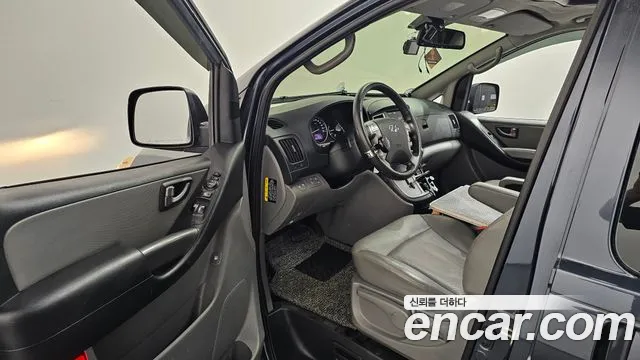 Hyundai Starex 2017 thumb 10