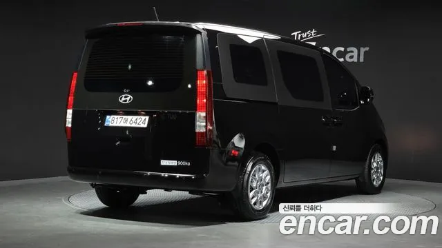 Hyundai Staria 2025 thumb 2