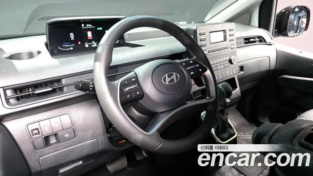 Hyundai Staria 2025 thumb 12