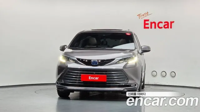 Toyota Sienna 2024 thumb 3
