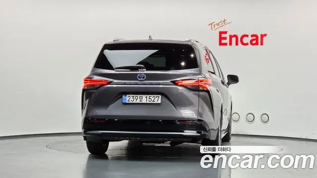 Toyota Sienna 2024 thumb 4
