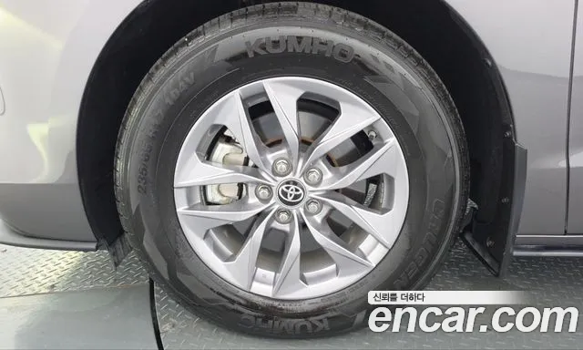 Toyota Sienna 2024 thumb 5