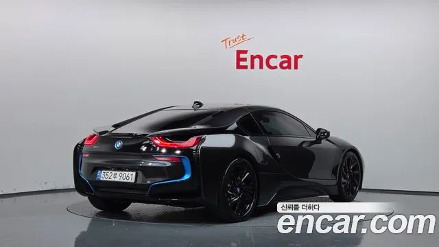 BMW i8 2015 thumb 2